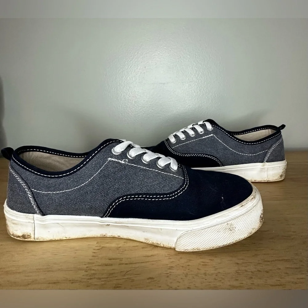 Old Navy Casual Slip On Canvas Shoe‎ Navy Gray Boys 4 Faux White Laces